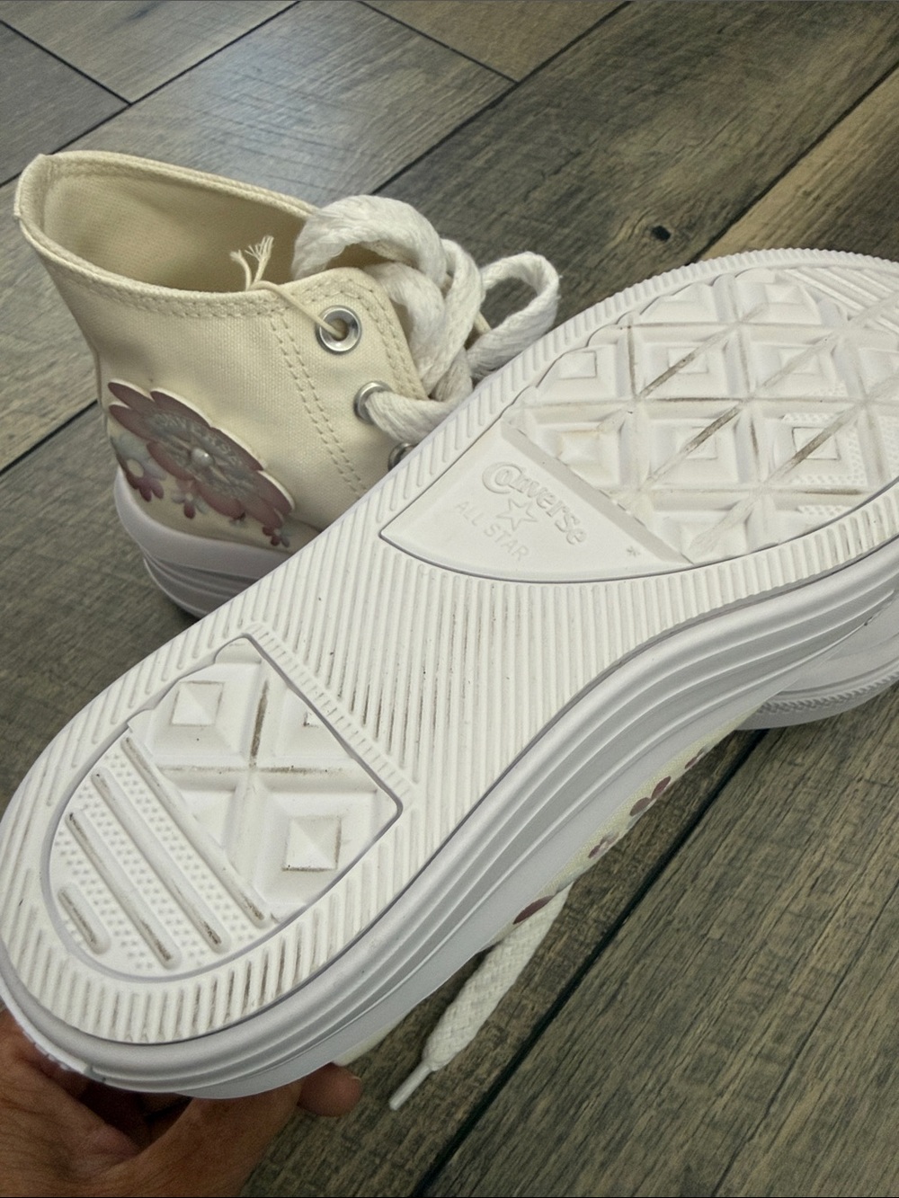 Converse High-Top Floral Canvas Sneakers in Cream and Pink. Size 9. No box - Picture 7 of 7